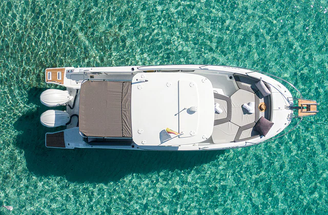 Atzabara Jeanneau — cockpit and deck