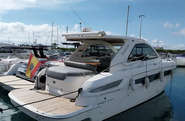 Sunray Bavaria — cockpit and deck
