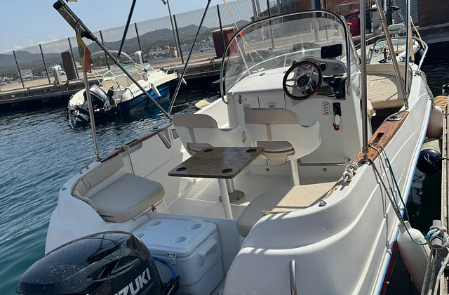 Lisboa Quick Silver — exterior view