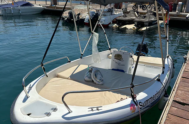Tokio Boat without licence — cockpit and deck