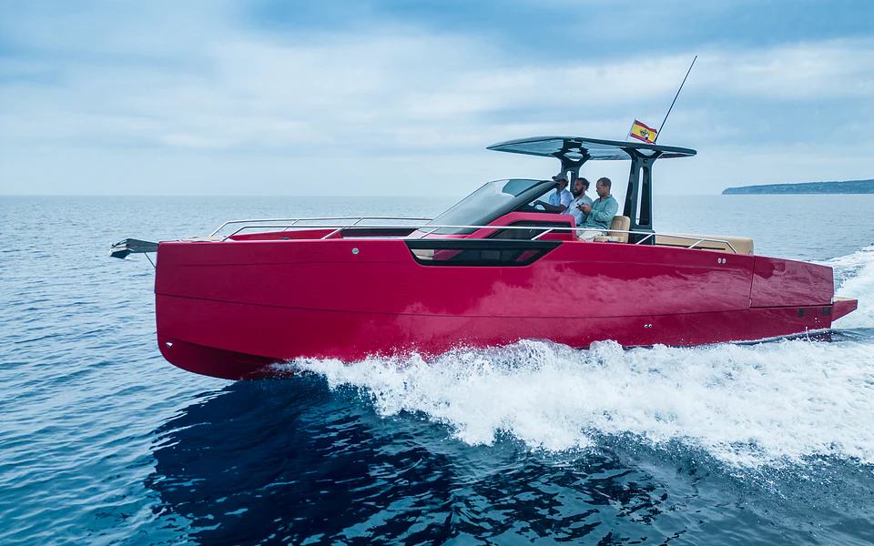 Red Storm — Nuva M-11 Yacht in Ibiza