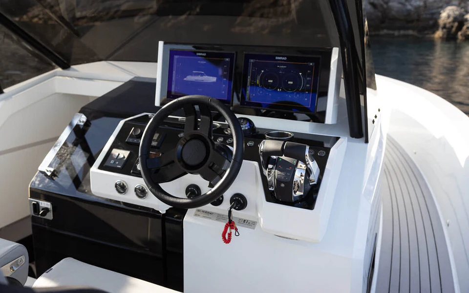 DA36 — De Antonio 36 Hard Top Yacht in Ibiza