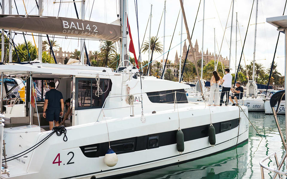 Vilanova — Bali 4.2 Open Space Catamarano in Ibiza