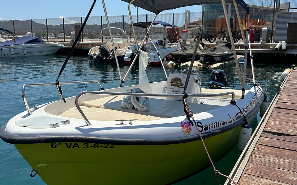 Tokio — Barca senza patente in Ibiza
