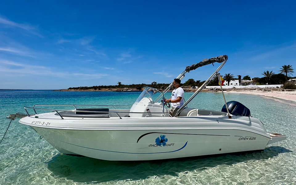 Poleth — Pacific Craft 625 Open Motorboat in Ibiza